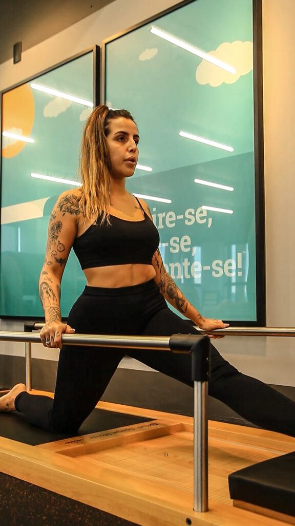 Aluna treinando no Studio Mormaii