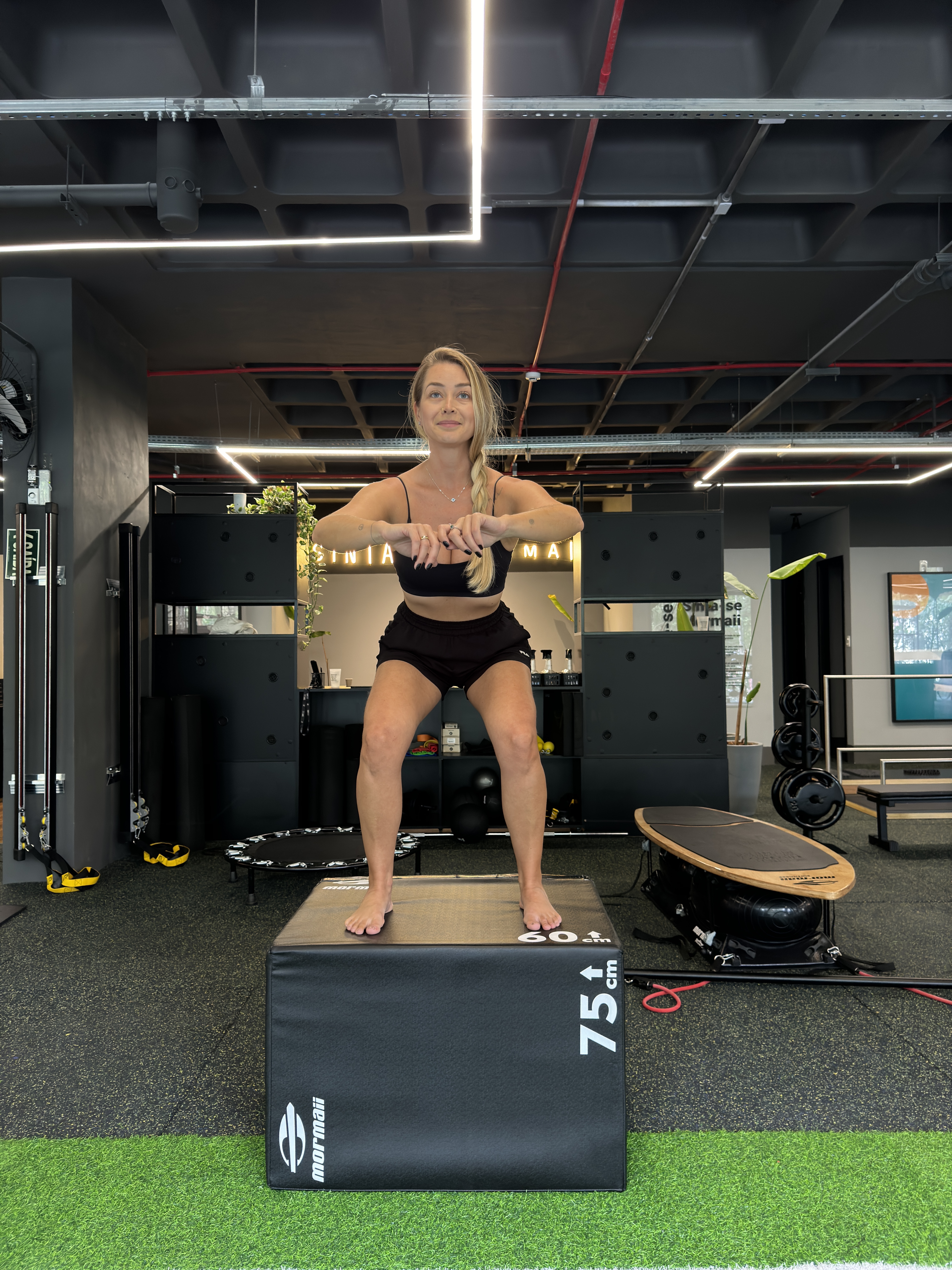 Aluna treinando no Studio Mormaii 