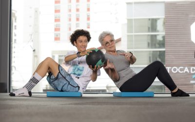 Alunos praticando treino de baixo impacto articular no Studio Mormaii